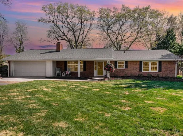 280 Cliffwood Dr, Kernersville, NC 27284