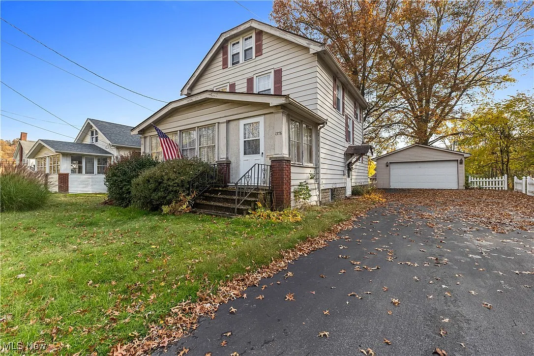 1378 Orchard Ct photo 1
