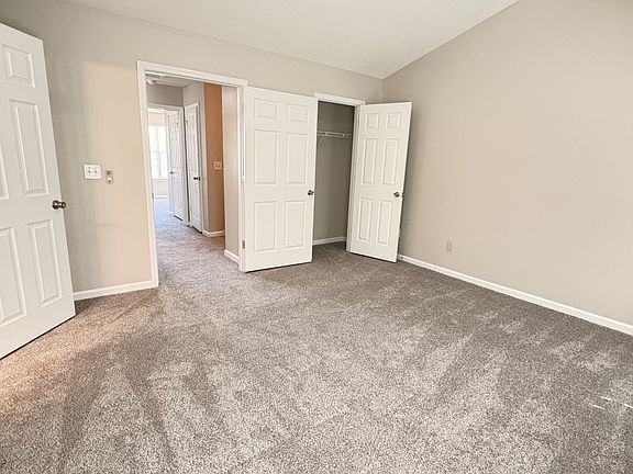 5th image of 147 Swaying Pine Ct #1