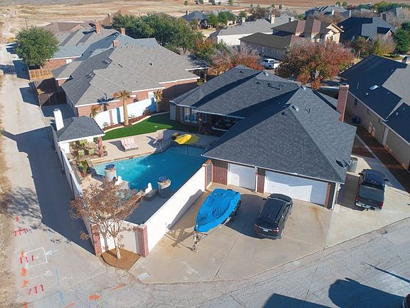 2nd image of 207 Skywood Cir