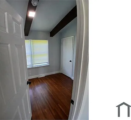 4 bed, 1100 sqft, $2,400 — Photo 4
