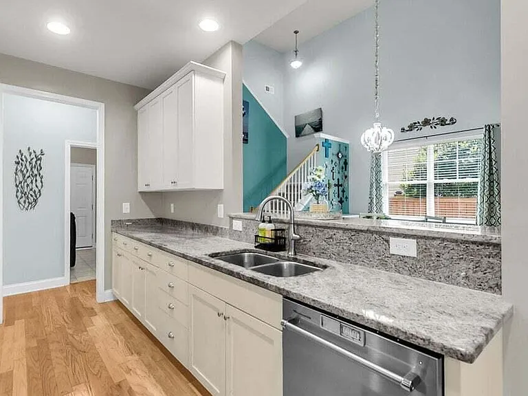 2606 Lohr Dr — Photo 4