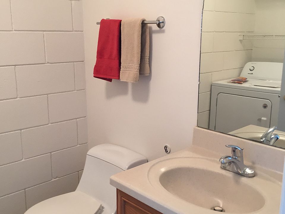 1st image of 355 Oak Manor Ave NE