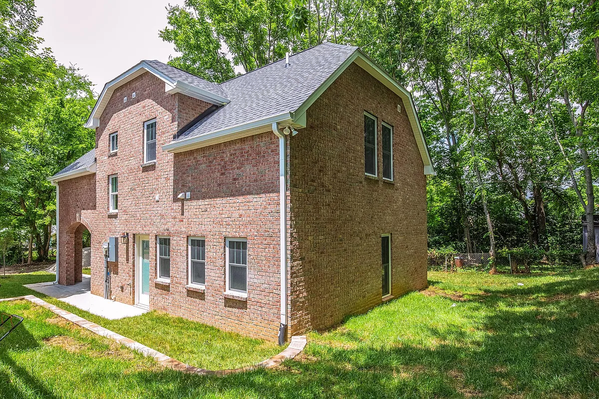 Building Photo - 1209 Debow St