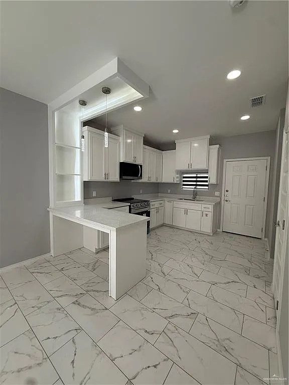 2113 Elsham Rd — Photo 2