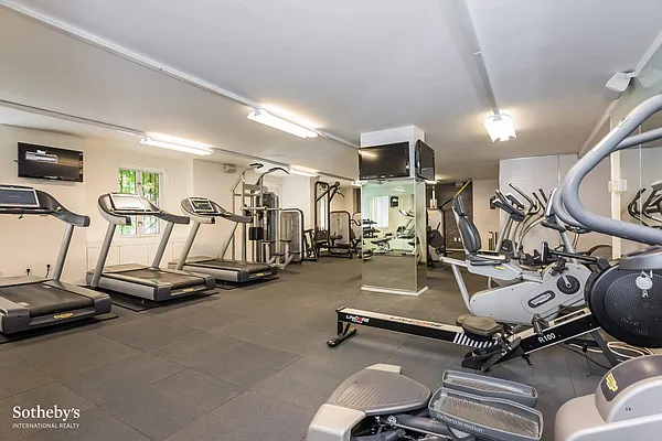 Rented by Sotheby's International Realty | media 29