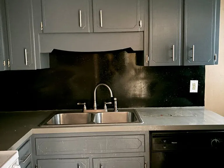 1900 Lyle Dr — Photo 6