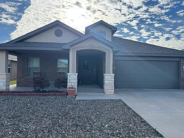 1204 Prairie Ln