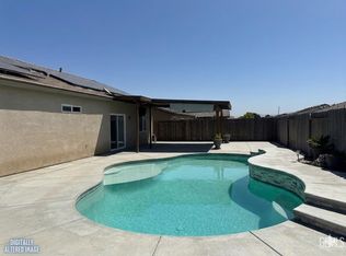 303 Vancluse Bay Dr, Bakersfield, CA 93307