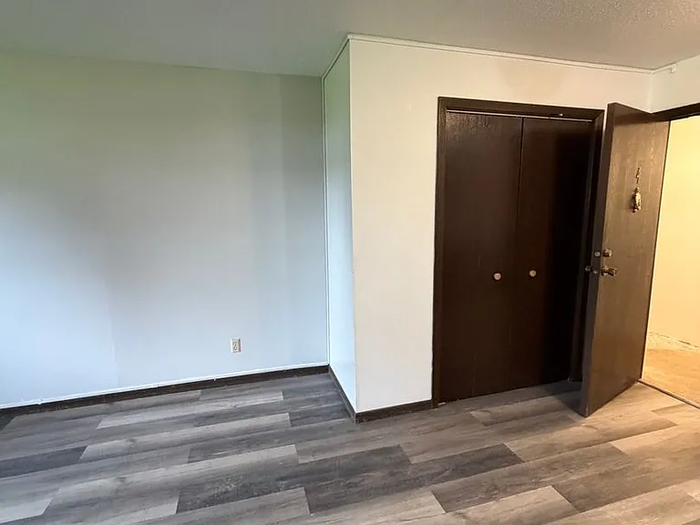 910 2nd Ave SW — Photo 6