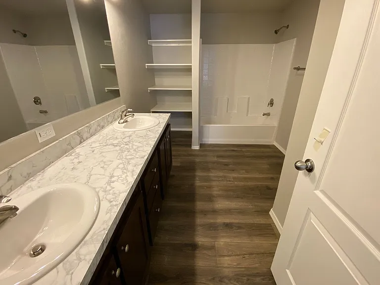 253 W Main St — Photo 10
