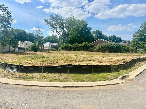2nd image of 8212 Roseborough Rd