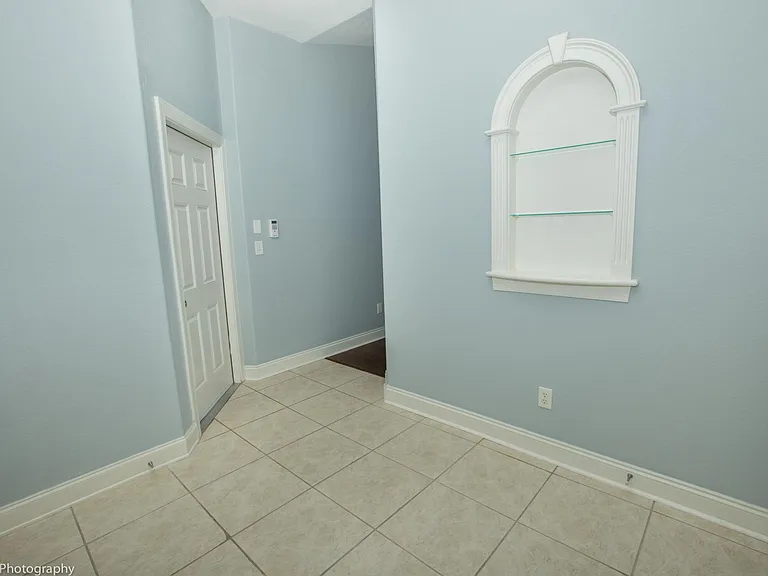 4215 Jade Loop — Photo 2