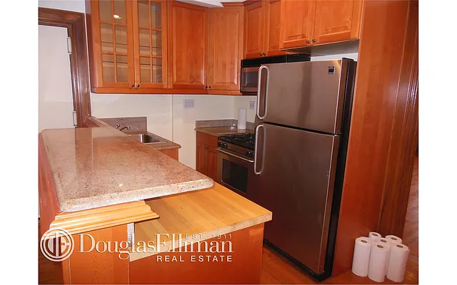 Rented by Douglas Elliman | media 14