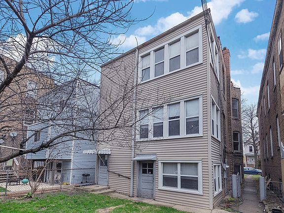 3rd image of 3242 N Hamlin Ave