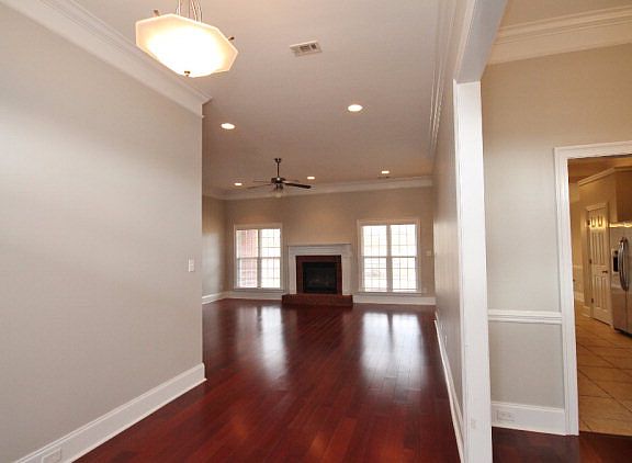 4th image of 114 Chelmsford Ct