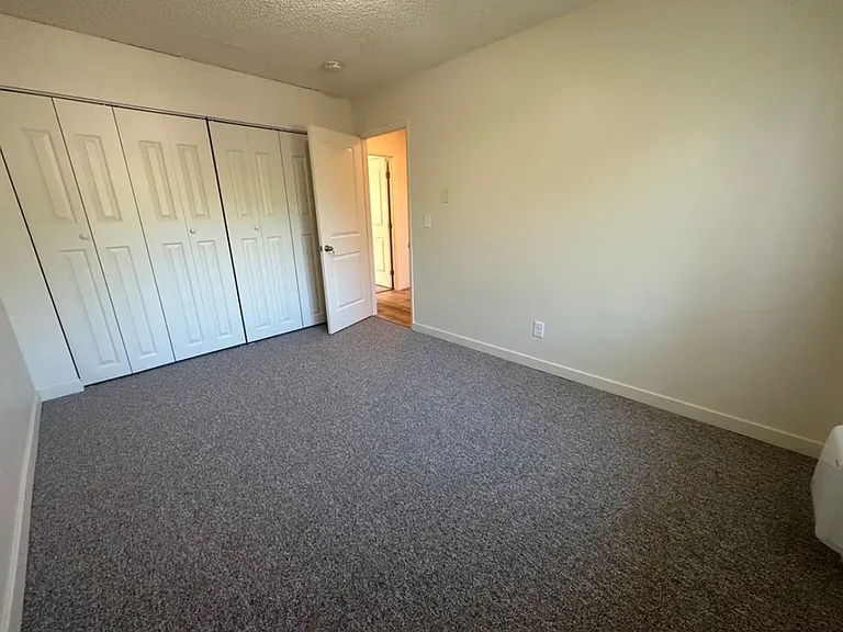 5050 NE Killingsworth St — Photo 5