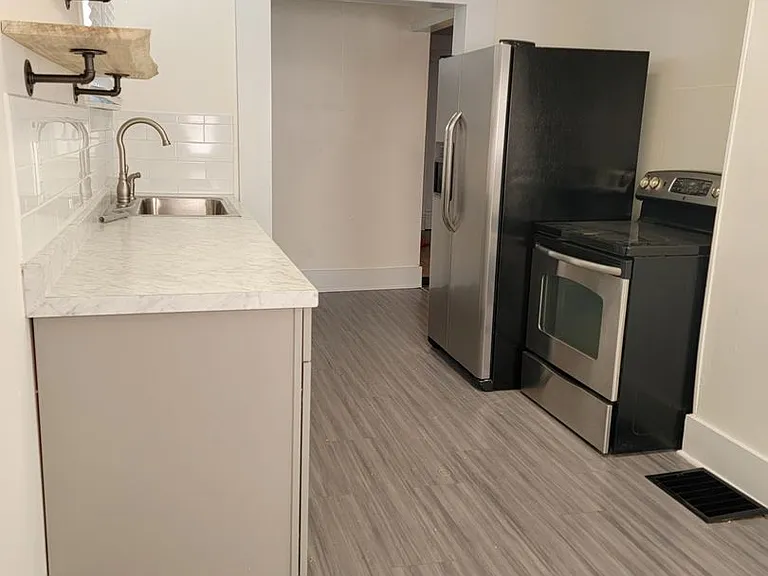 1431 S Floyd St — Photo 11