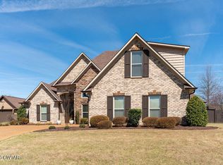 19 Ravenwood Dr, Jackson, TN 38305