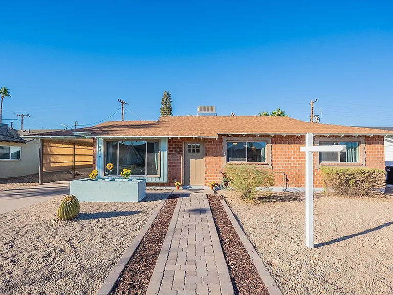 8416 E Rancho Vista Dr — Photo 2