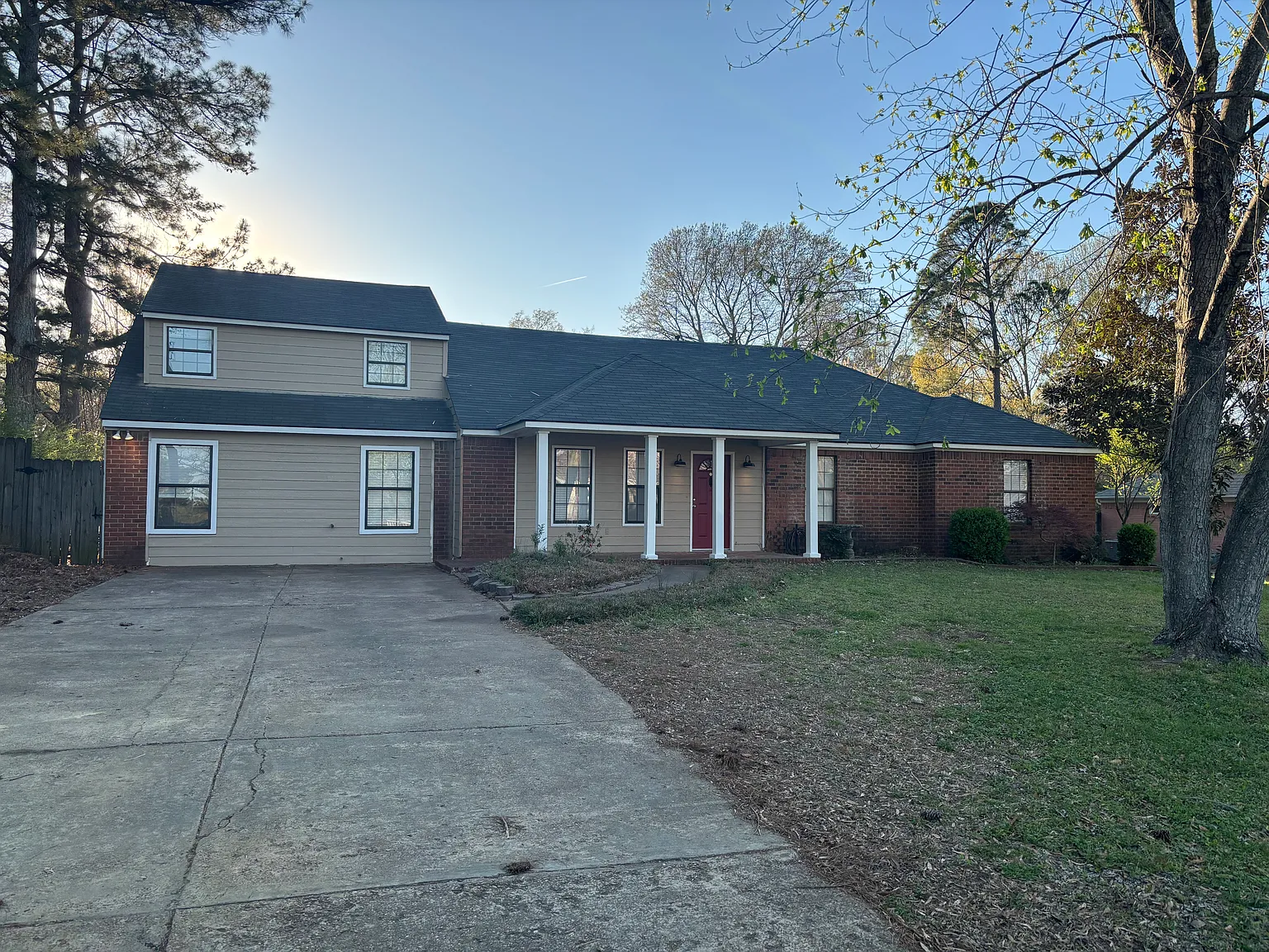 6 bed, 2641 sqft, $2,500 — Photo 2
