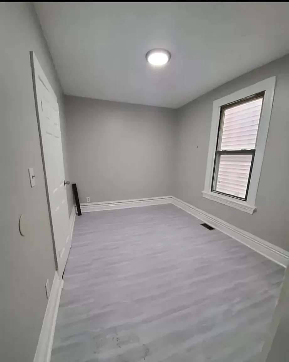 3 bed, 1250 sqft, $2,500 — Photo 2