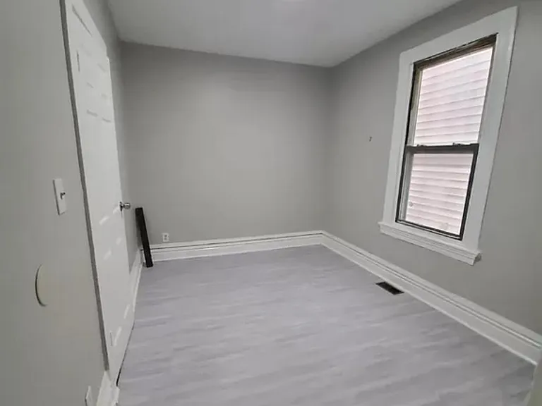 77 2nd St #2 — Photo 2