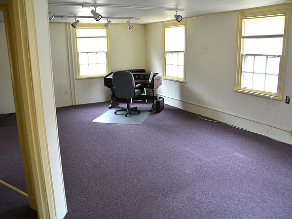 Spacious! Great View!