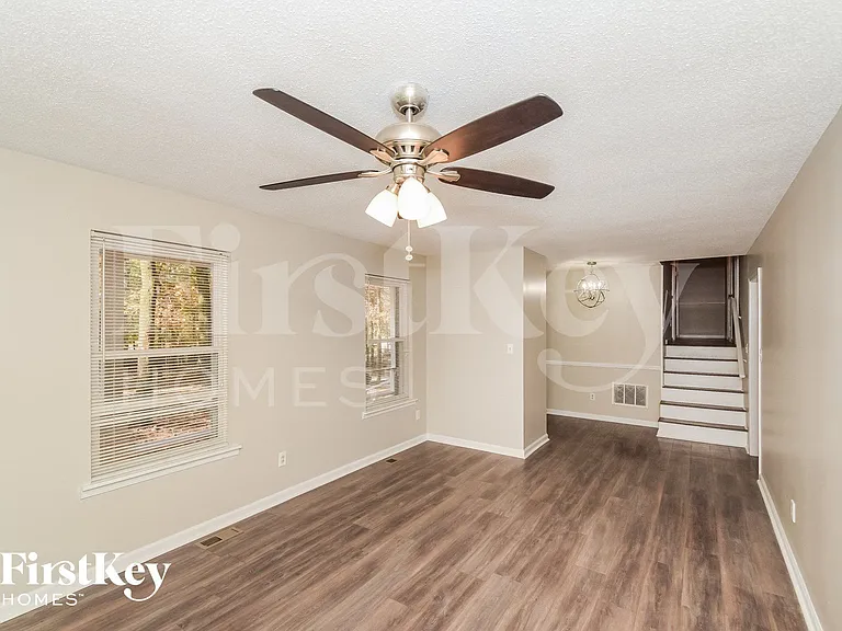 330 Navajo Pines Dr — Photo 3