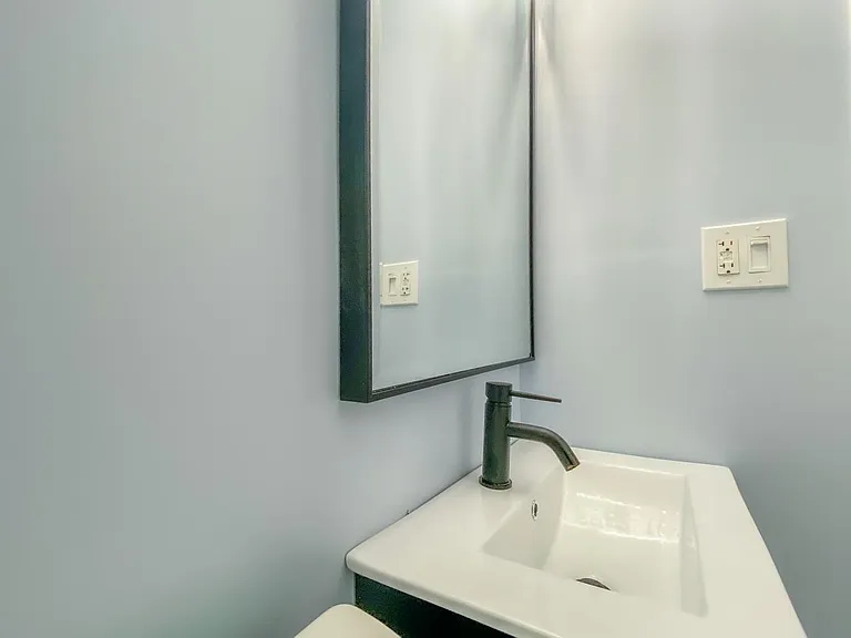 233 Kinsey Ct NE #C — Photo 8
