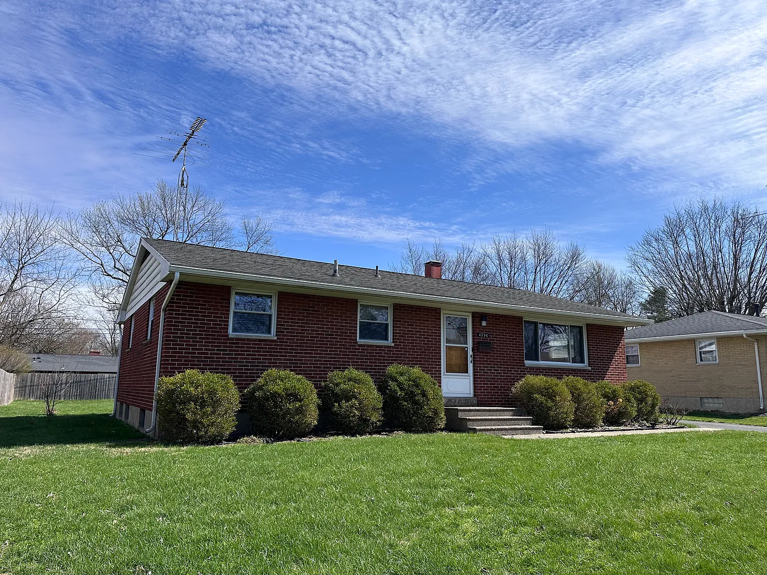 3 bed, 1025 sqft, $1,800 — Photo 2