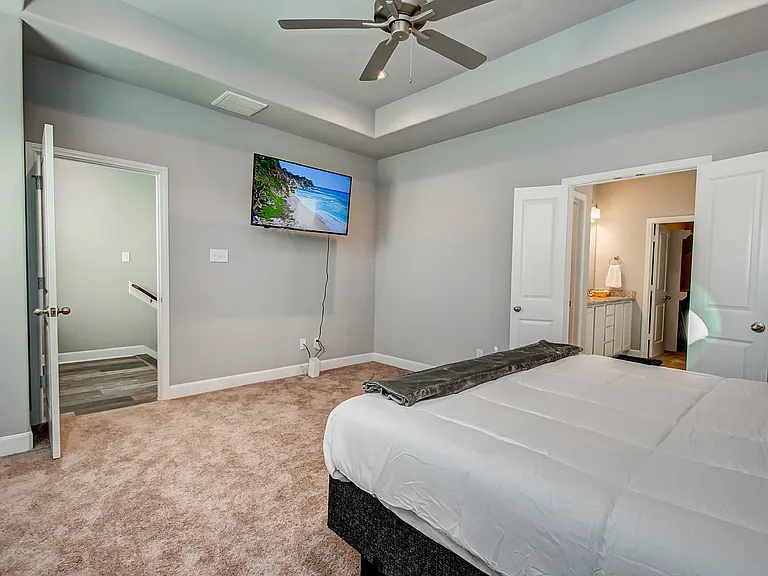 4151 Dupont St — Photo 16
