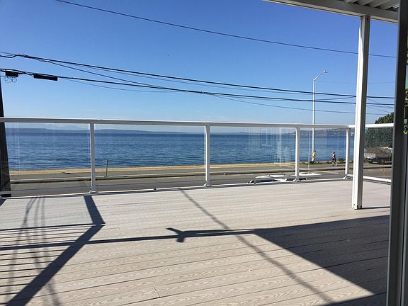 Deck overlooking Sound