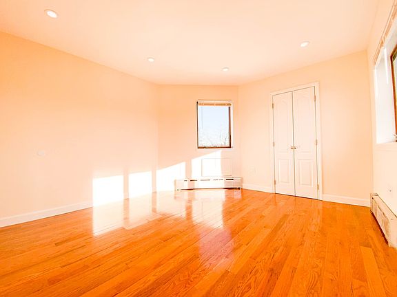 4th image of 61-53 Grand Ave #2