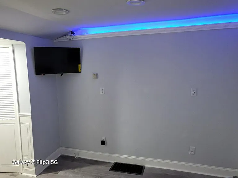 601 Dudley St #2 — Photo 10