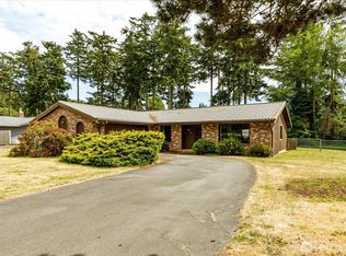 2047 Pine Wood Way, Oak Harbor, WA 98277