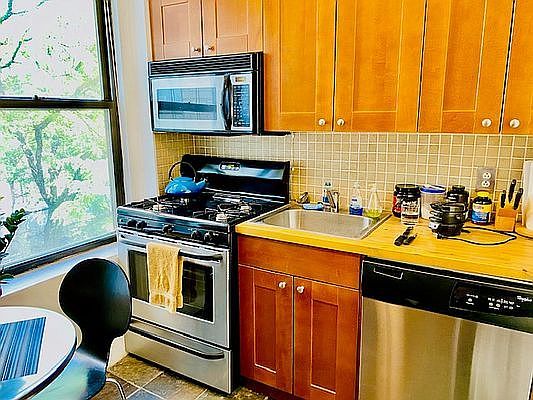 1st image of 342 W 21st St APT 3B