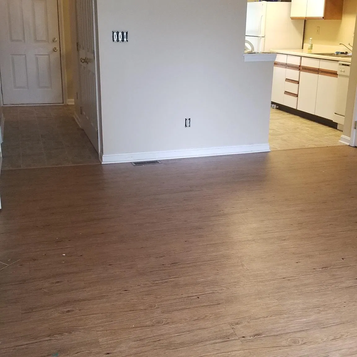 3 bed, 1.5 bath, 1100 sqft, $1,325 — Photo 3