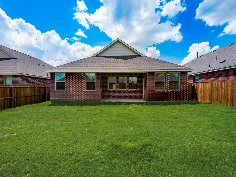 1833 Lake Grove Dr — Photo 25