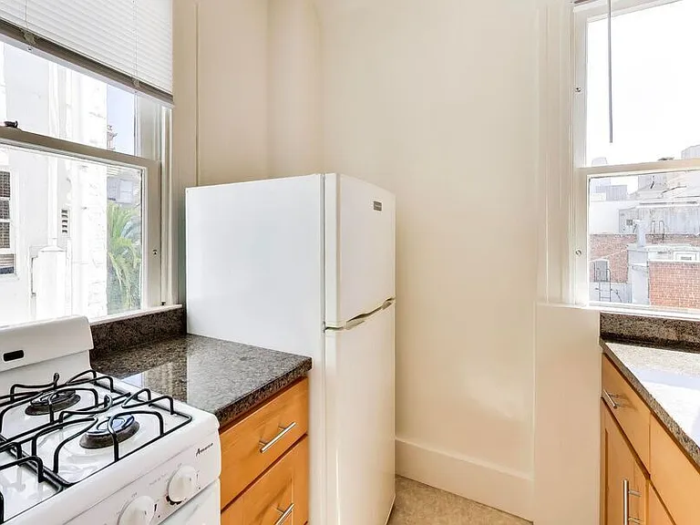 860 Bush Street — Photo 14