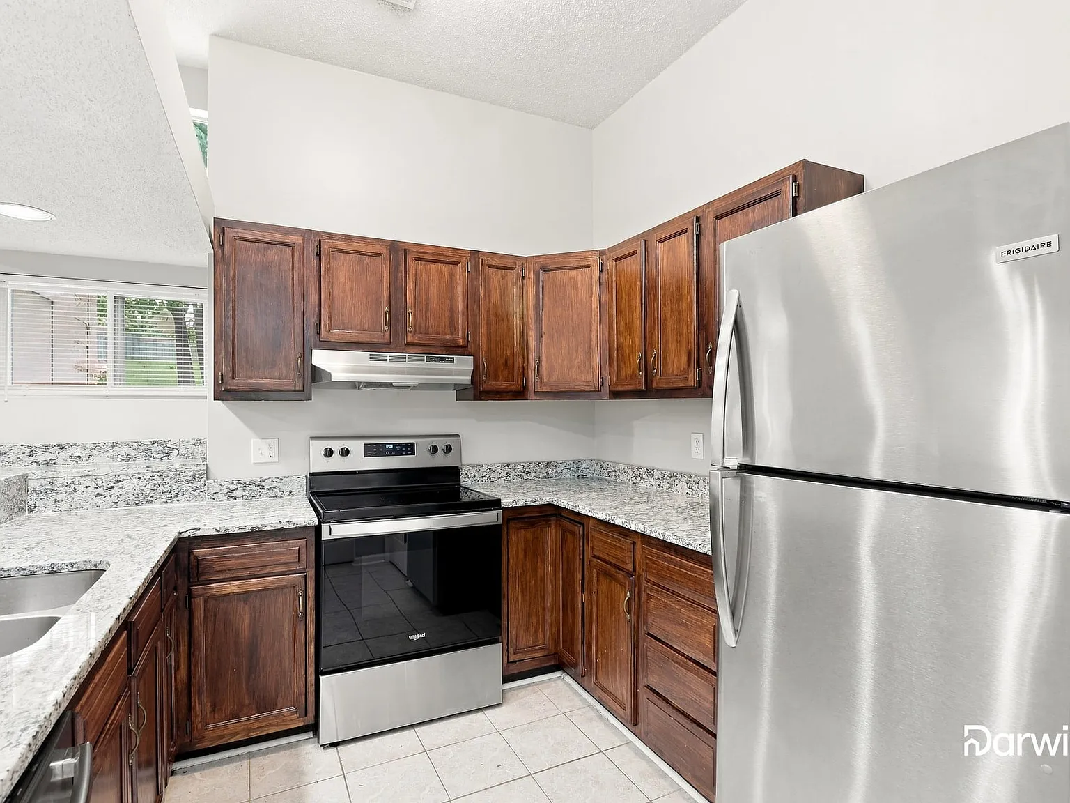 3 bed, 2.0 bath, 1340 sqft, $2,150 — Photo 4