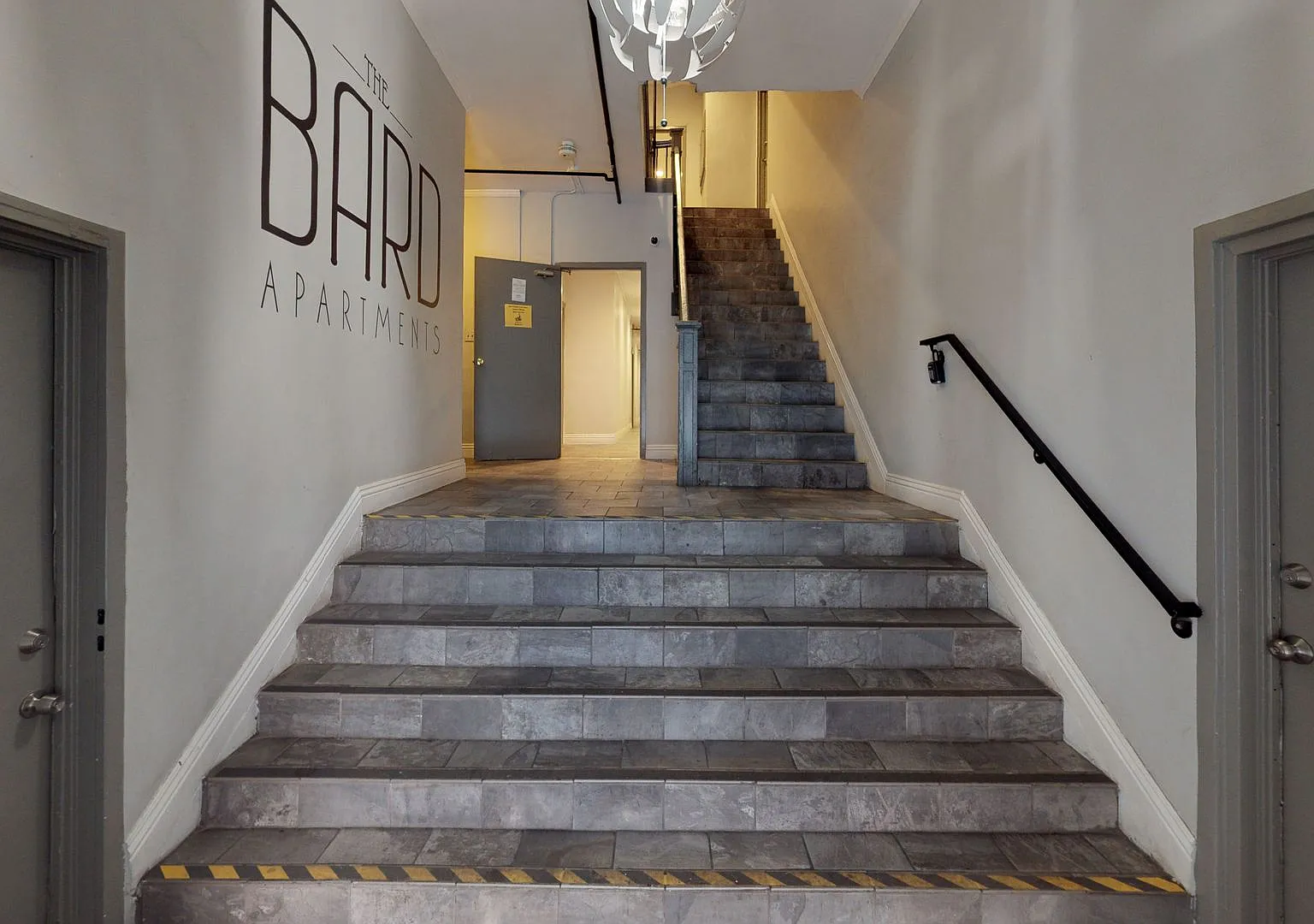 The Bard Apartments...Chic Apartment Available...Newly Renovated...Great Views! CALL NOW! — Photo 2