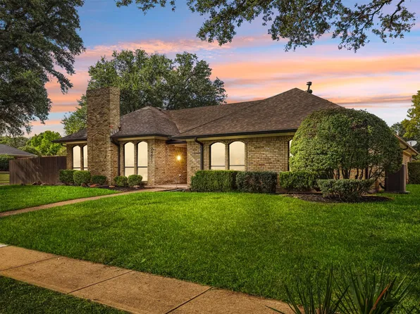 2401 Honeysuckle Dr, Richardson, TX 75082