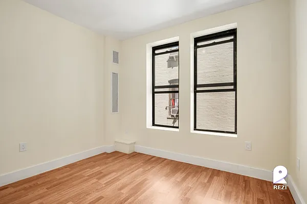 Rented by REZI | media 6