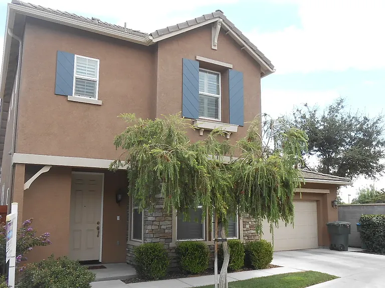 1414 N Siena St — Photo 1