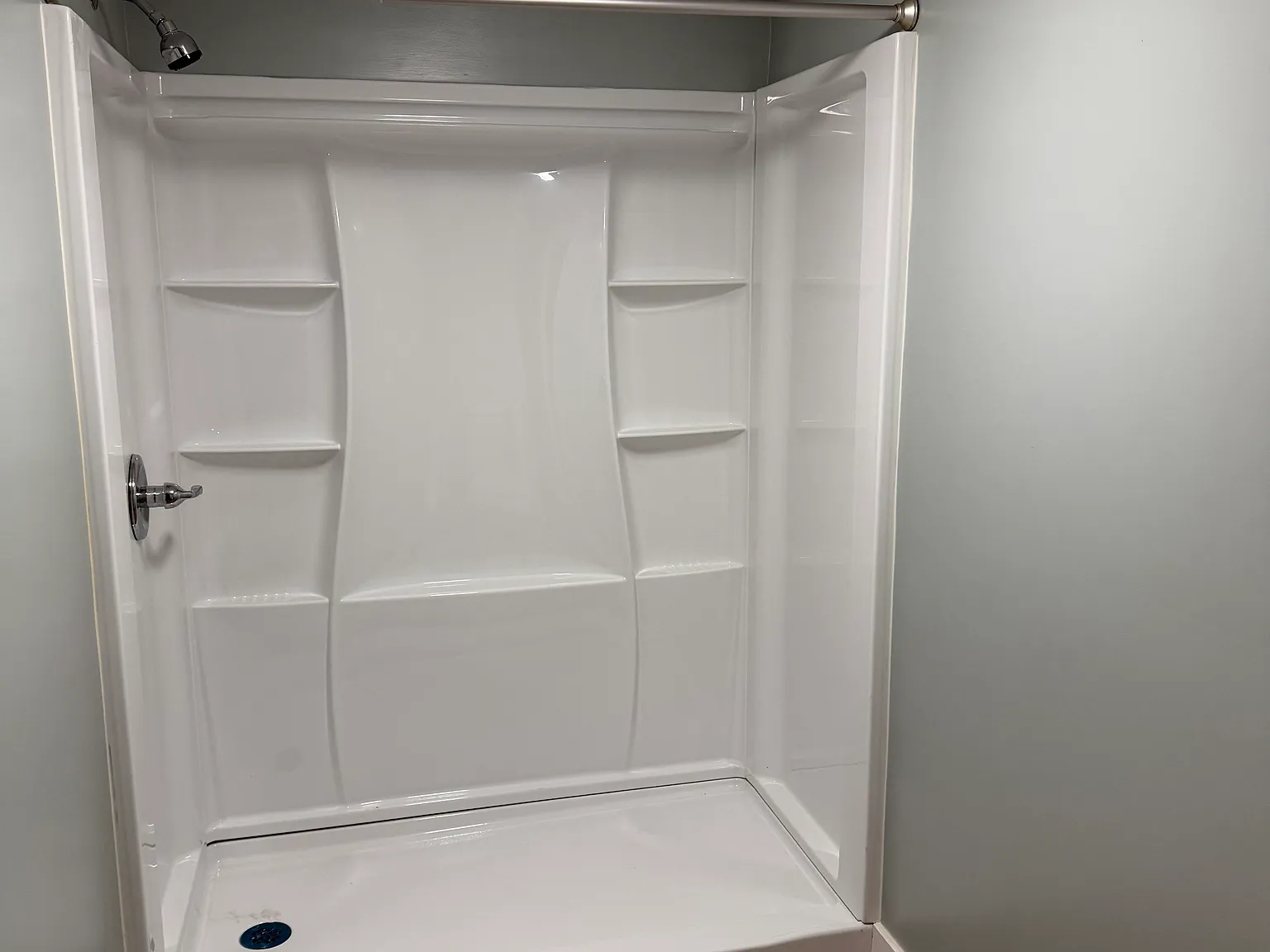 3 bed, 1600 sqft, $1,700 — Photo 2