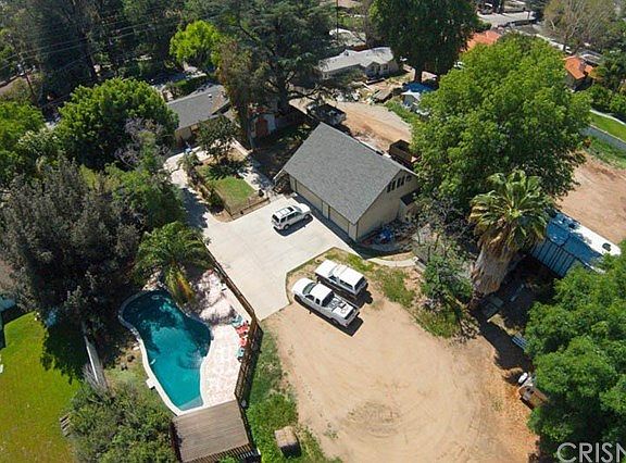 5th image of 22623 Oxnard St