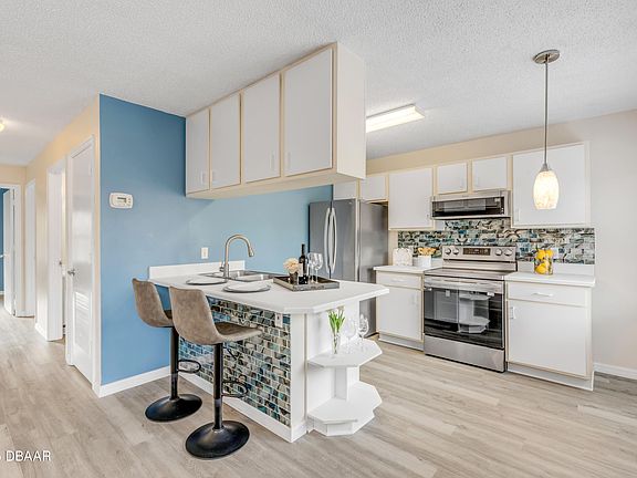 5th image of 1601 Big Tree Rd APT 807