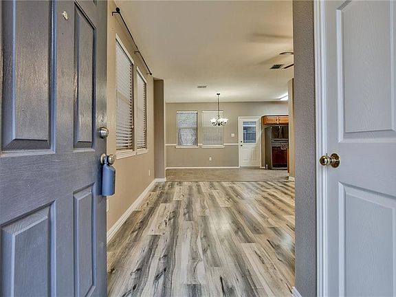 3rd image of 1405 White Dove Ln