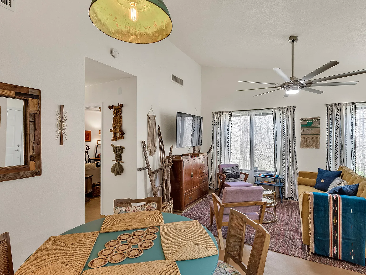 2 bed, 950 sqft, $3,000 — Photo 1
